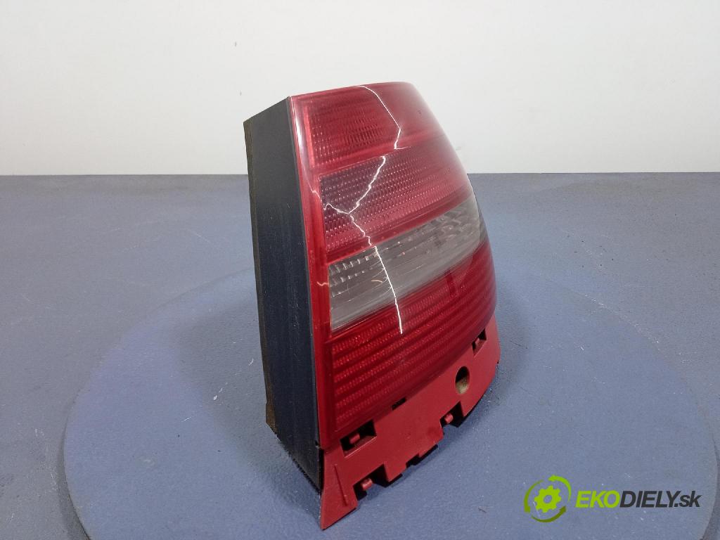 Audi A4 2000 svetlo / reflektor zad Prava: Vonkajsia: 289902