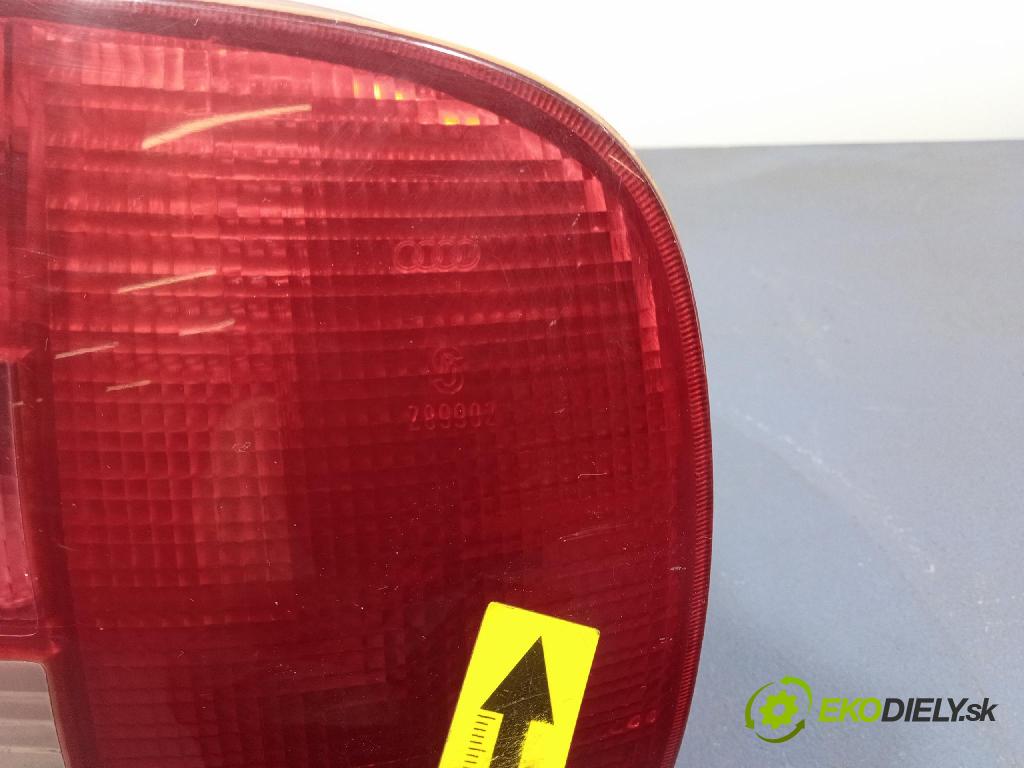 Audi A4 2000 svetlo / reflektor zad Prava: Vonkajsia: 289902