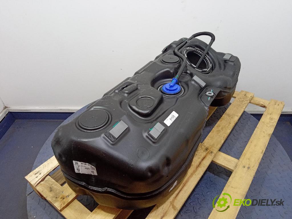 Bmw X4 2024 Nádrž: Paliva: 9897888