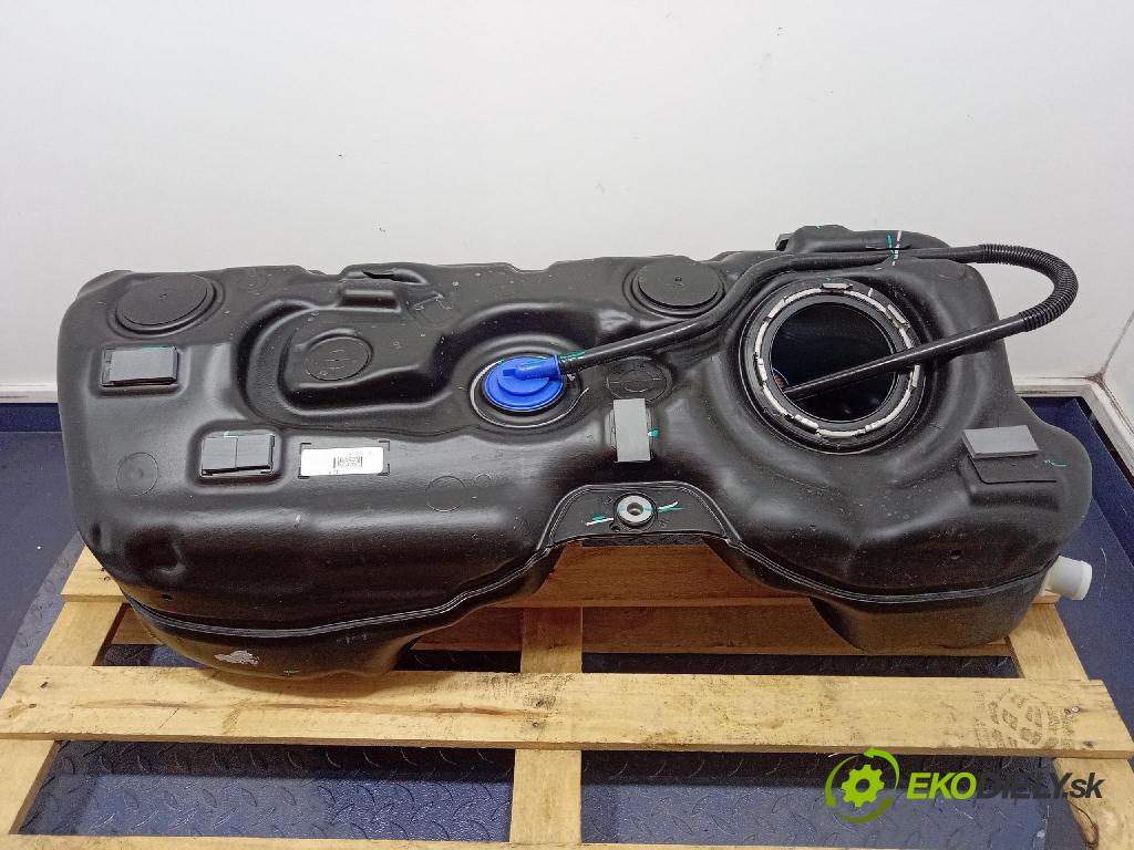 Bmw X4 2024 Nádrž: Paliva: 9897888