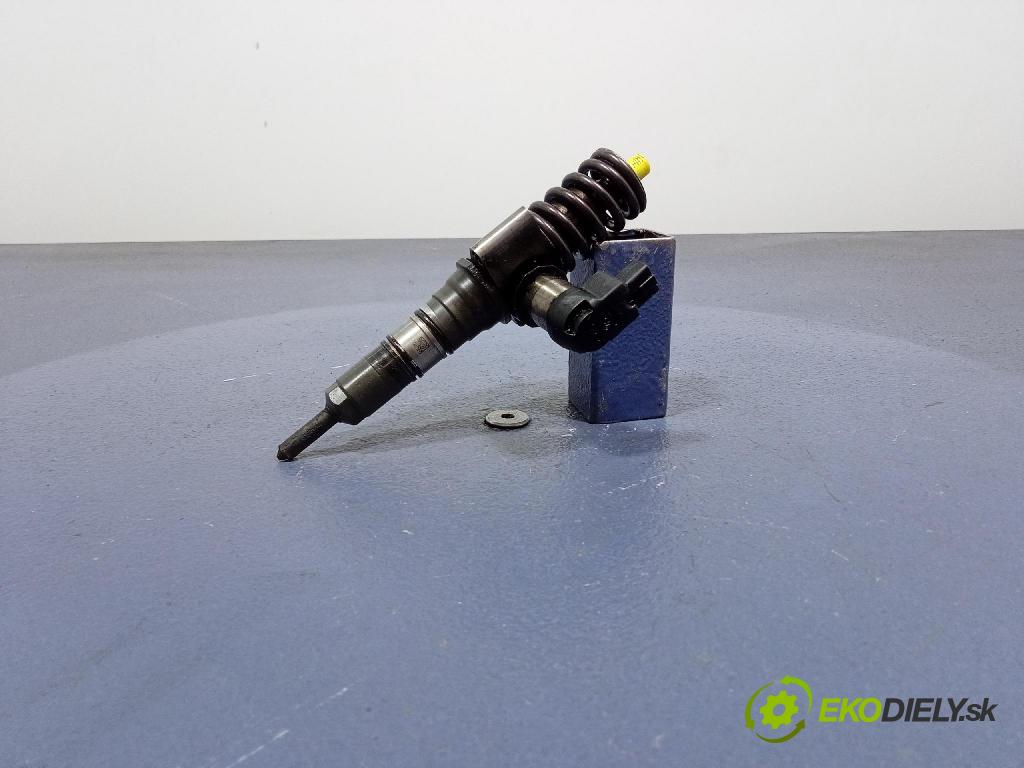 Vw Passat 2005 vstřikovač 03G130073S