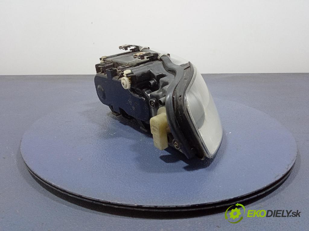 Audi A3 2000 světlo v pravo: 153896-00