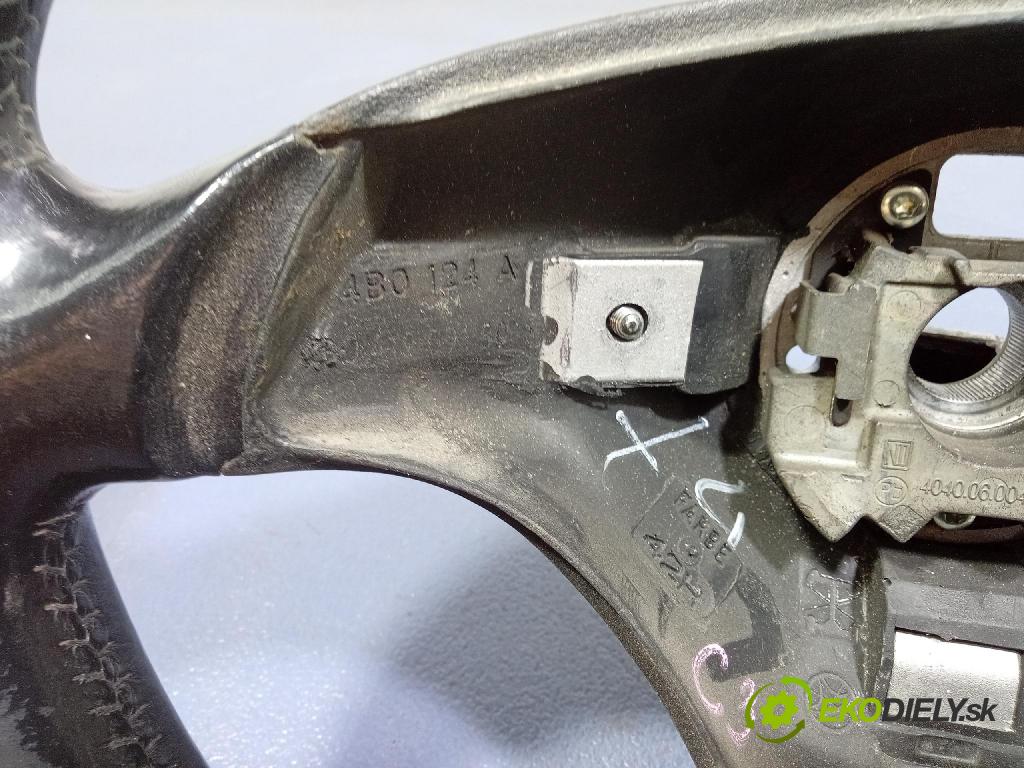 Audi A3 2000 volant 4B0124A