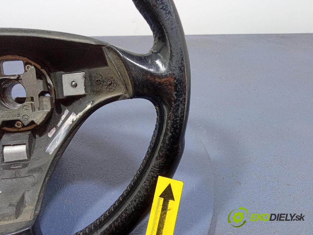 Audi A3 2000 volant 4B0124A