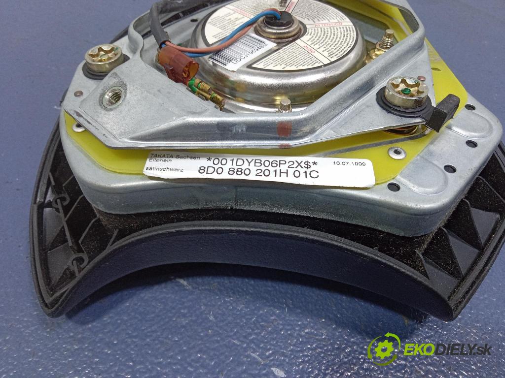 Audi A3 2000 volant 4B0124A