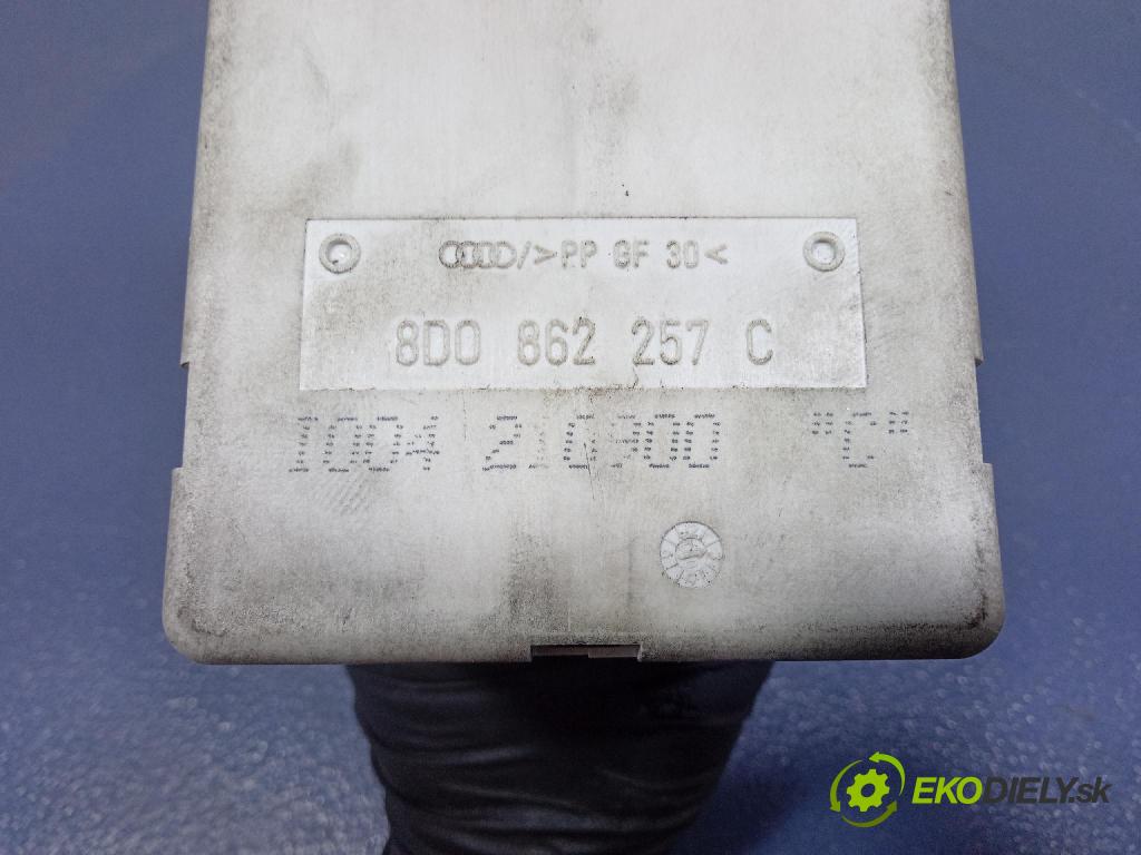 Audi A3 2000 čerpadlo Centrální Zámek 8D0862257C
