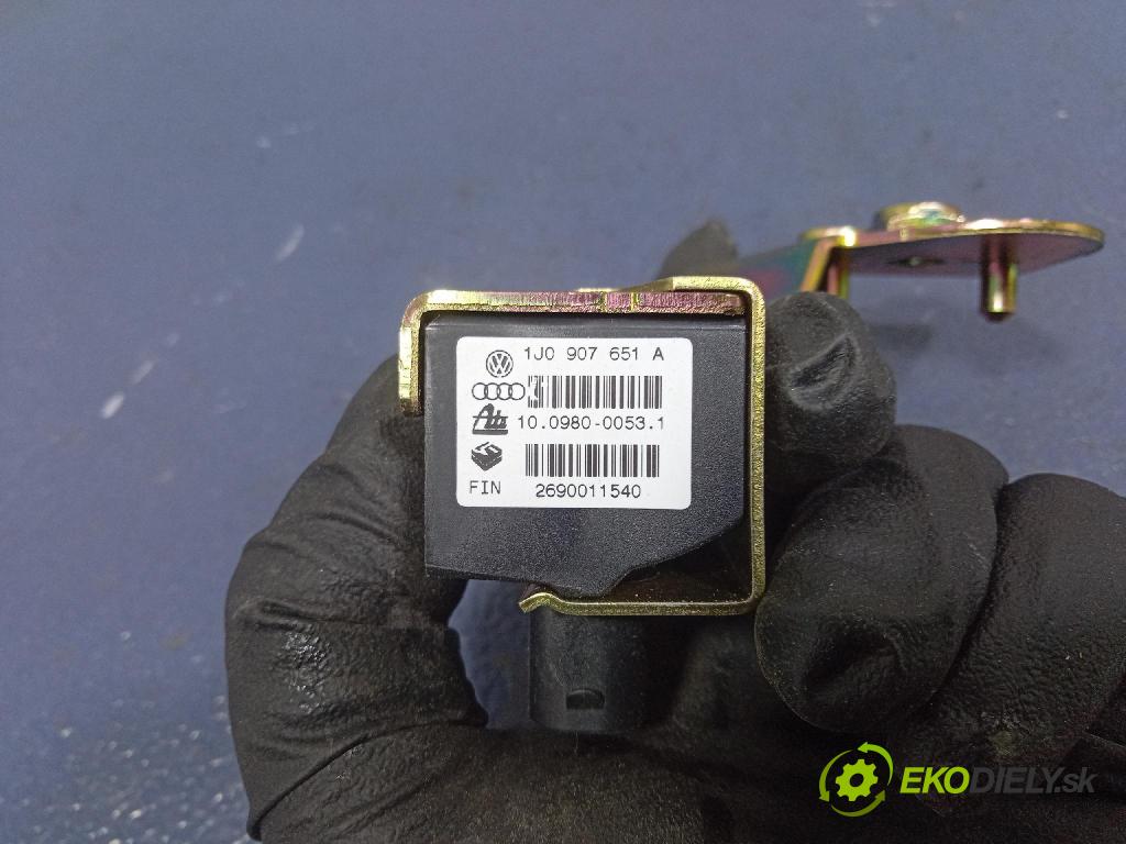 Audi A3 2000 snímač ESP. 1J0907651A