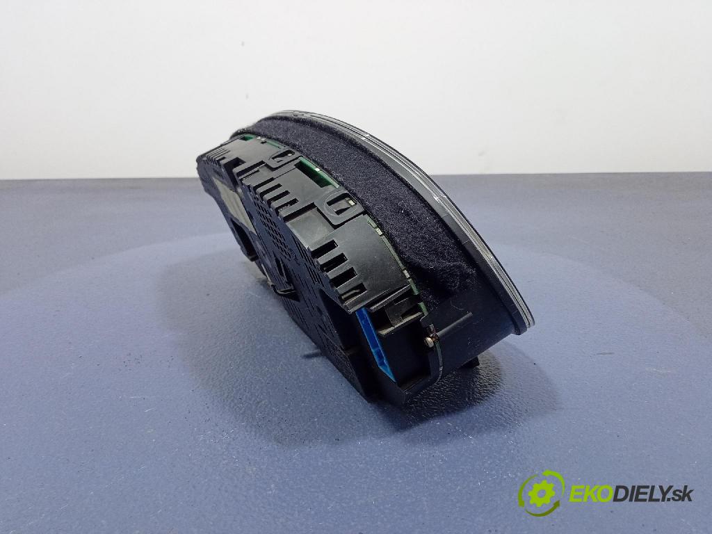 Audi A3 1999 Přístrojová deska 8L0920900B