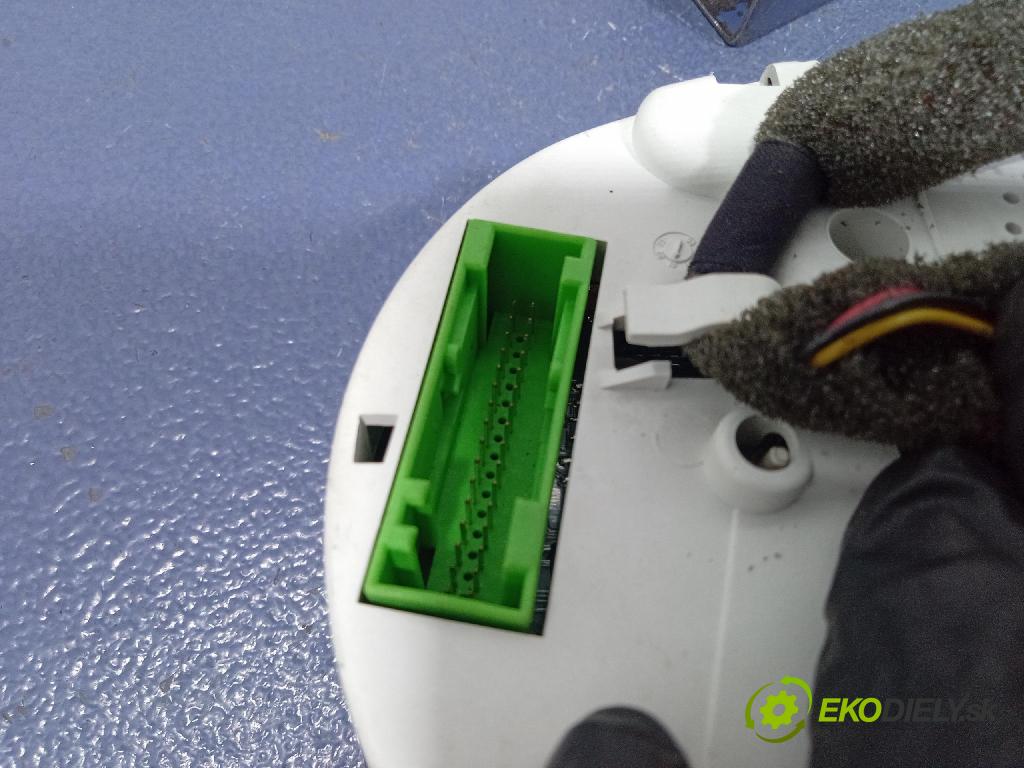 Audi A3 2001 Přístrojová deska 8L0920900F