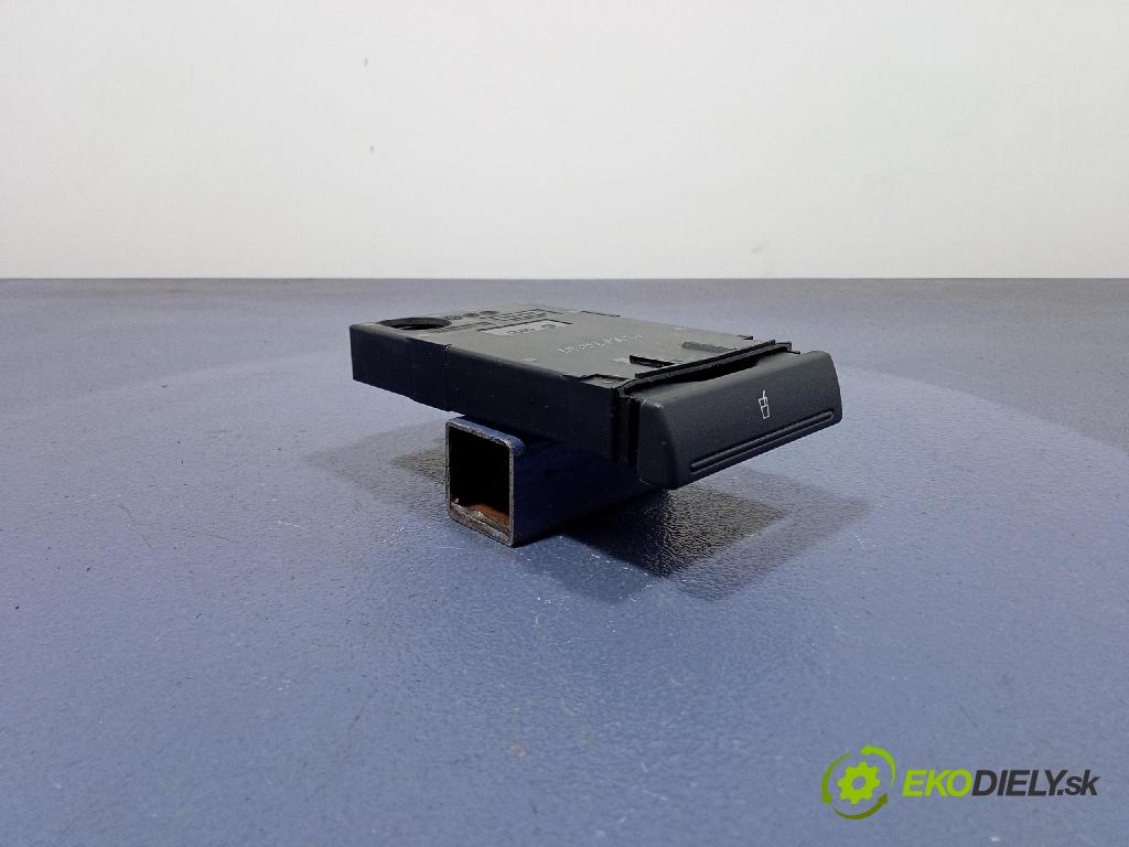 Audi A6 2003 kastlík 4B0862534D