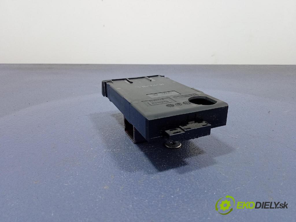 Audi A6 2003 kastlík 4B0862534D