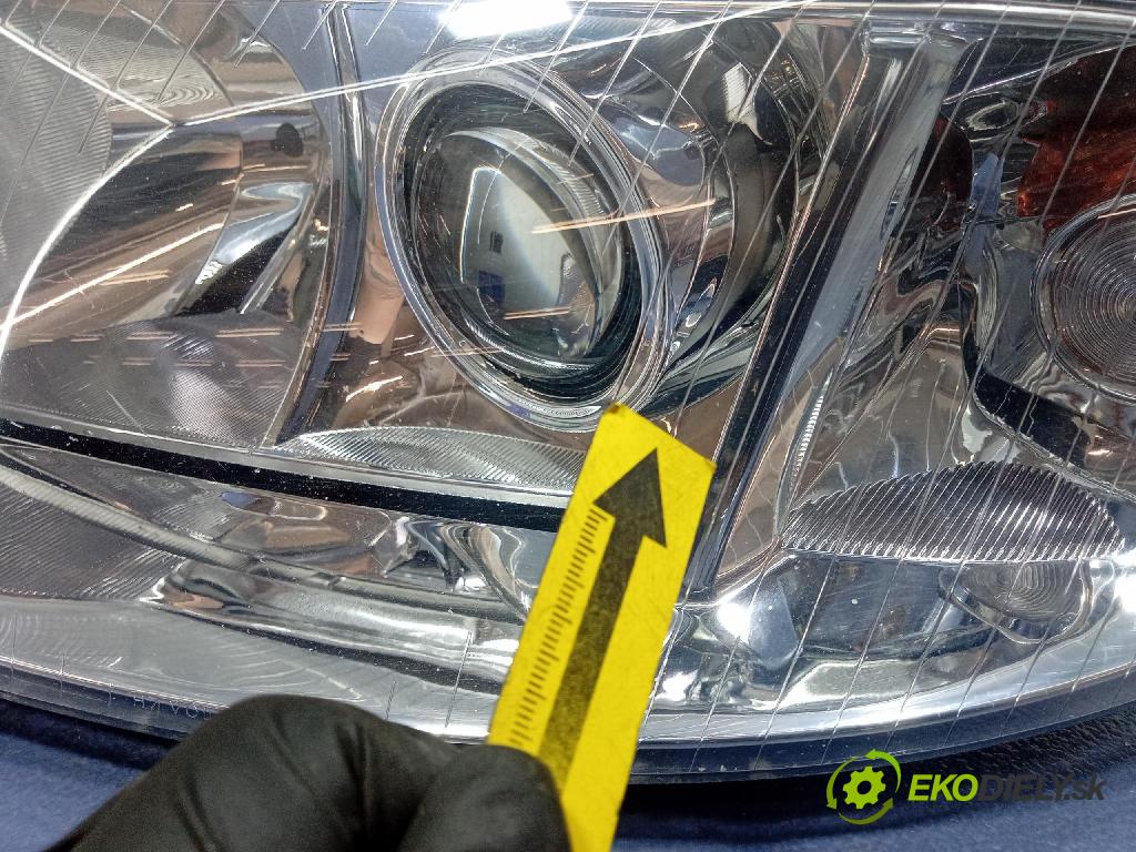 Audi A6 2003 Reflektor: Vľavo: 341-1115L