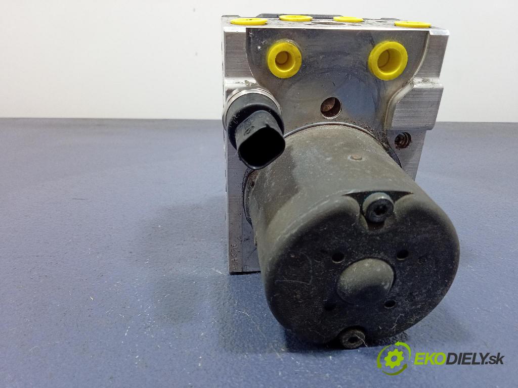 Audi A6 2003 čerpadlo ABS x 4B0614517G