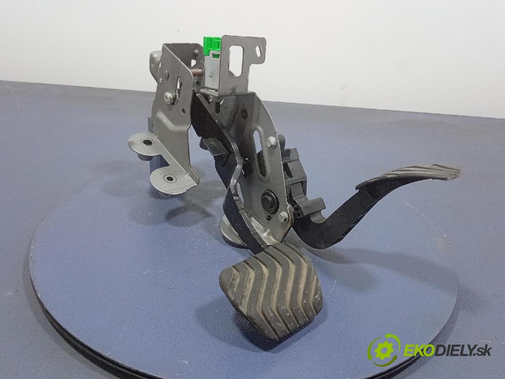 Renault Megane 2019 pedály 465013467R