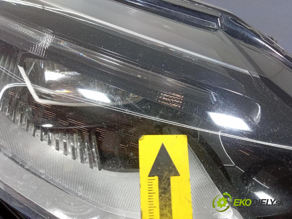 Renault Megane 2019 Reflektor: v pravo: 260104596R