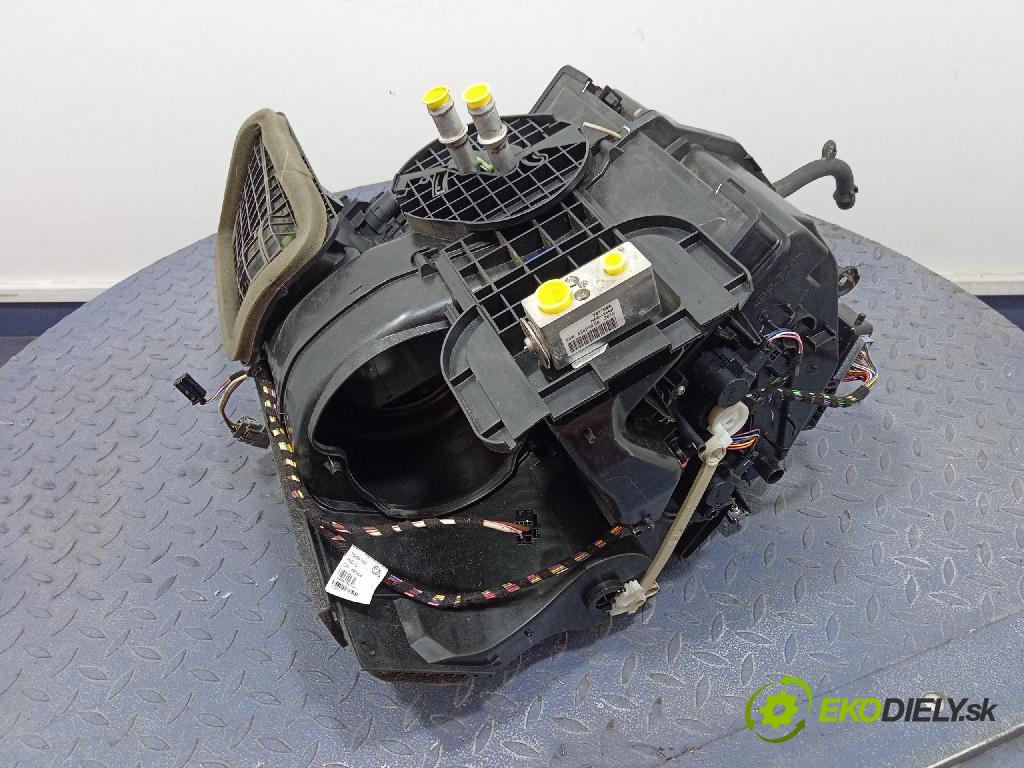 Renault Megane 2019 radiátor 272700628R
