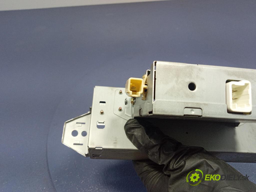 Toyota Avensis 2003 displej Radio / GPS 86110-05020