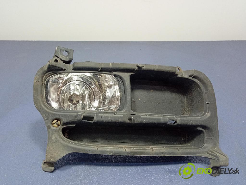Toyota Avensis 2003 Halogen v pravo: 19-A479B