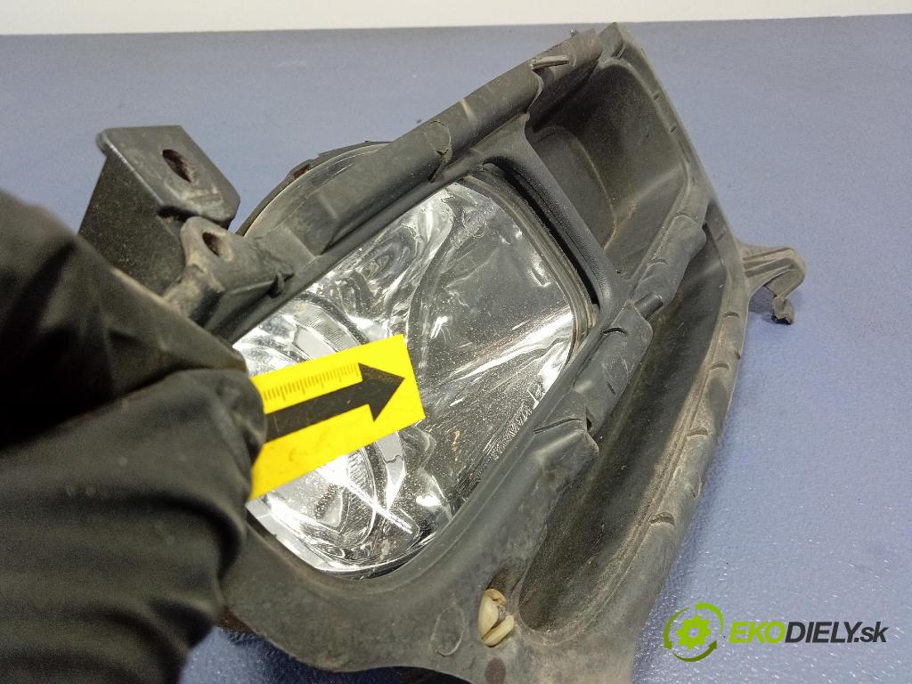 Toyota Avensis 2003 Halogen v pravo: 19-A479B