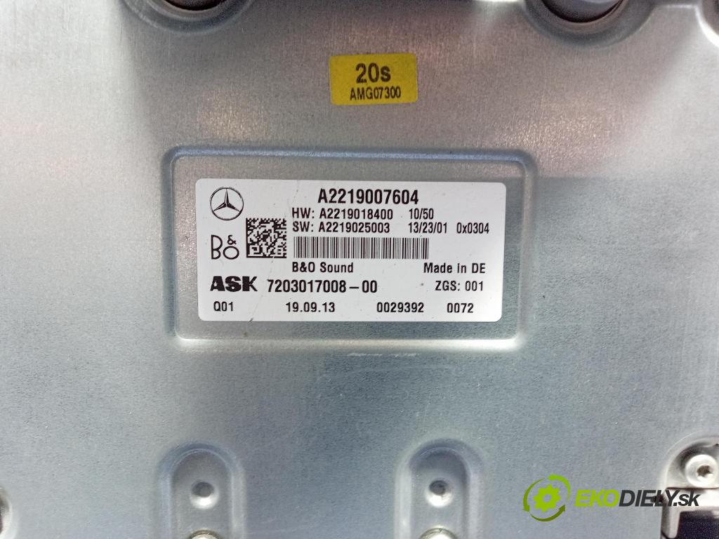 Mercedes GL 2014 Zesilovač: Radio Navigace A2219007604