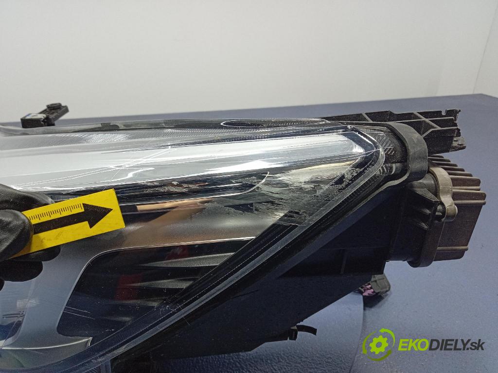 Mg Mg3 0 Reflektor: Vľavo: 11202756