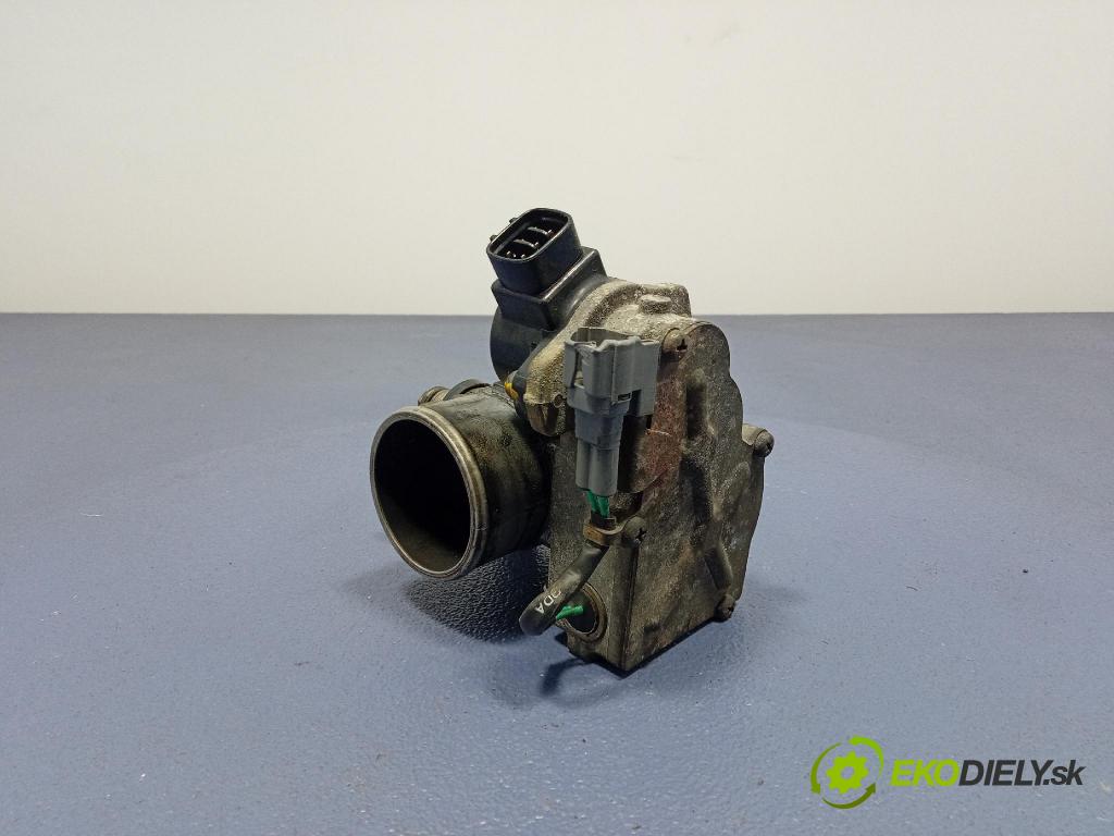 Toyota Avensis 2003 klapka 89672-21020