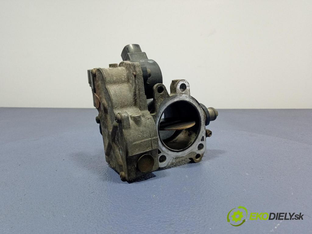 Toyota Avensis 2003 klapka 89672-21020