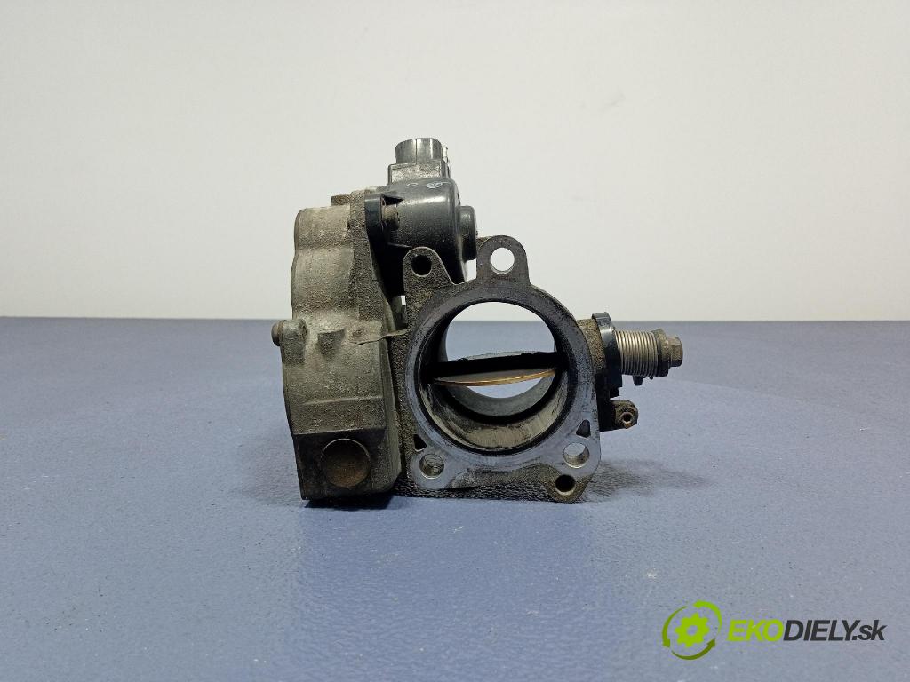 Toyota Avensis 2003 klapka 89672-21020