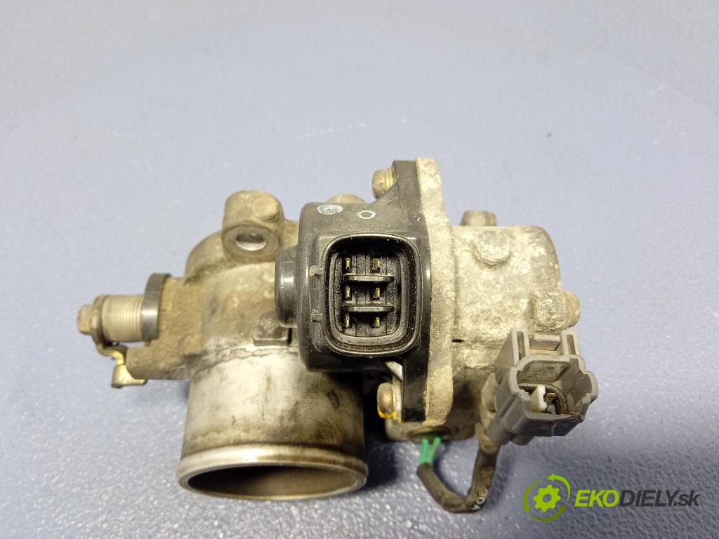 Toyota Avensis 2003 klapka 89672-21020