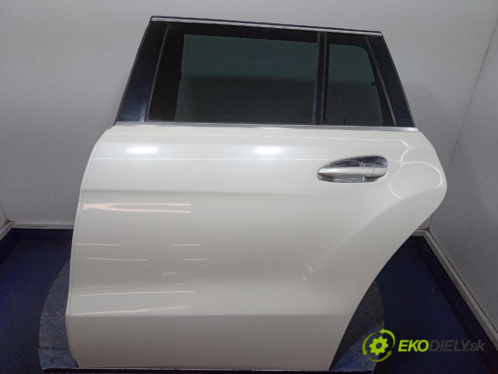 Mercedes GL 2014 dvere zad Vľavo: