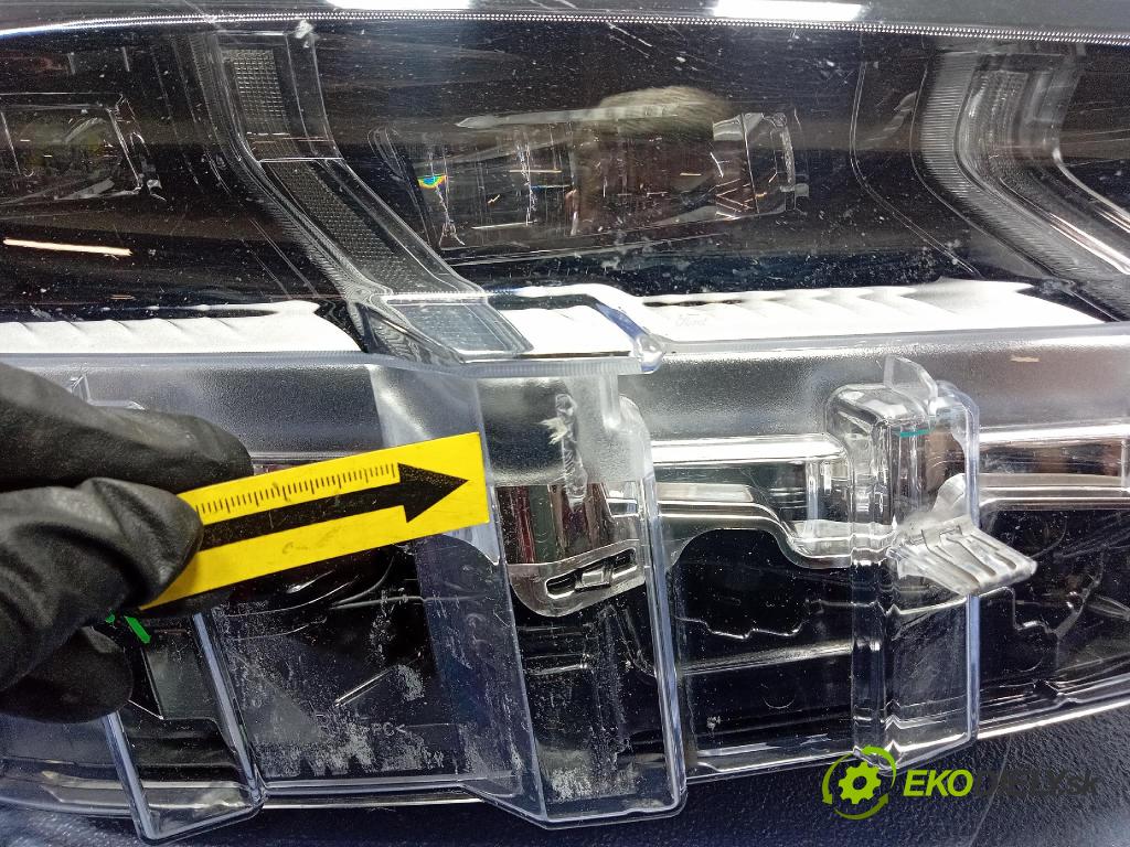 Ford Mustang Mach-E 0 Reflektor: v pravo: LJ8B13E014EE