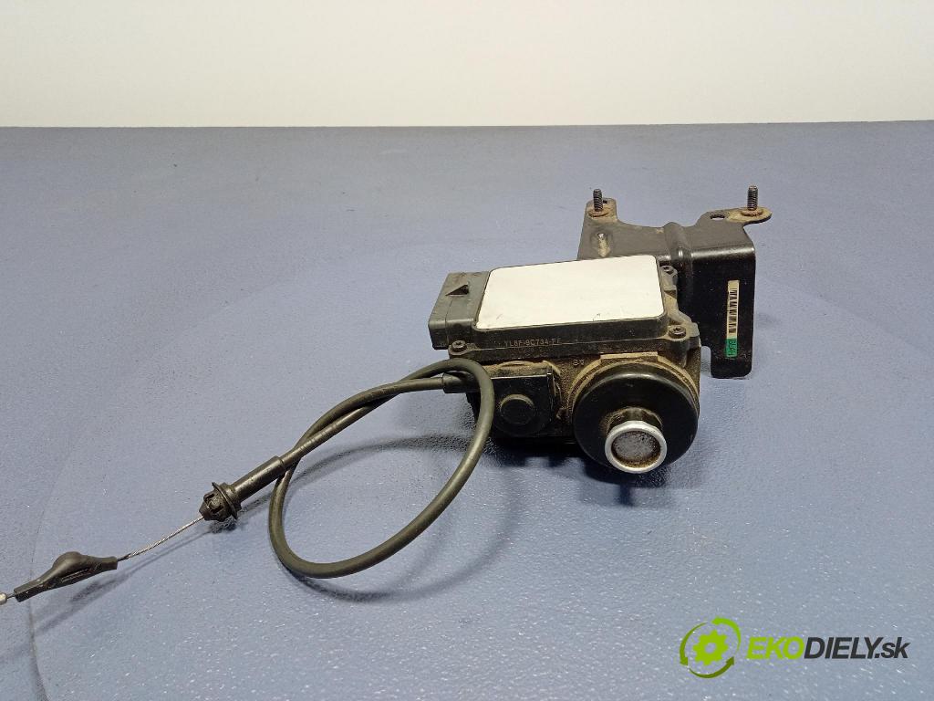 Mazda Tribute 2003 klapka YL8F-9C734-FE