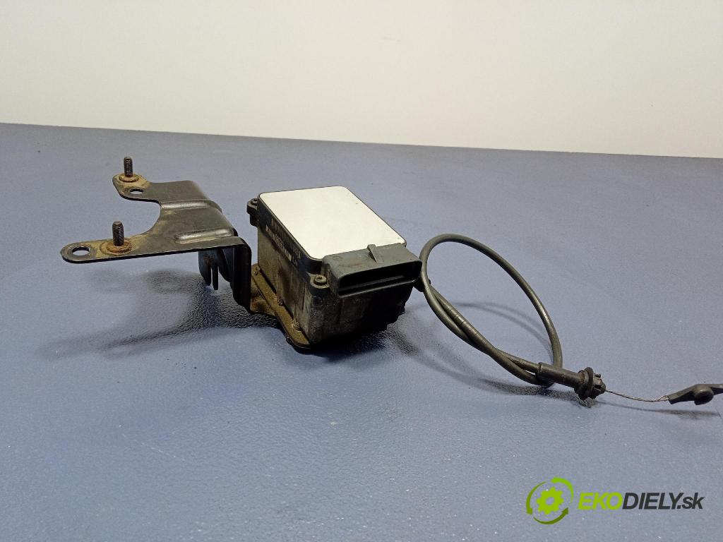 Mazda Tribute 2003 klapka YL8F-9C734-FE