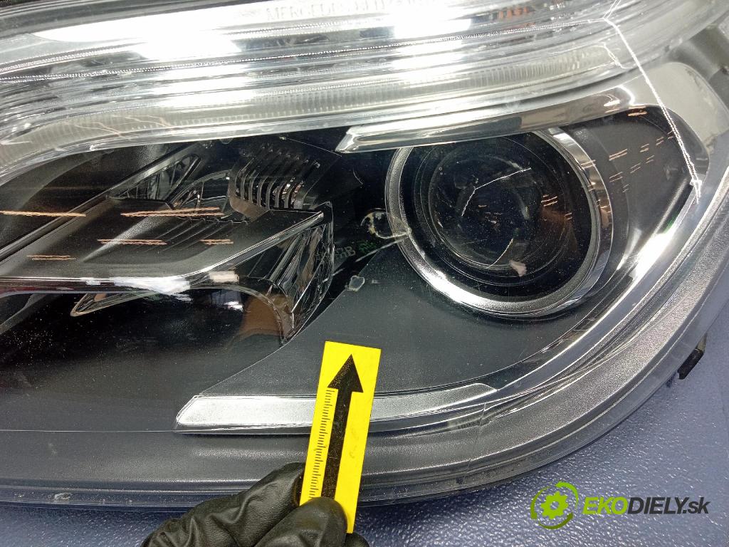 Mercedes GL 2014 Reflektor: Vľavo: A1668203459
