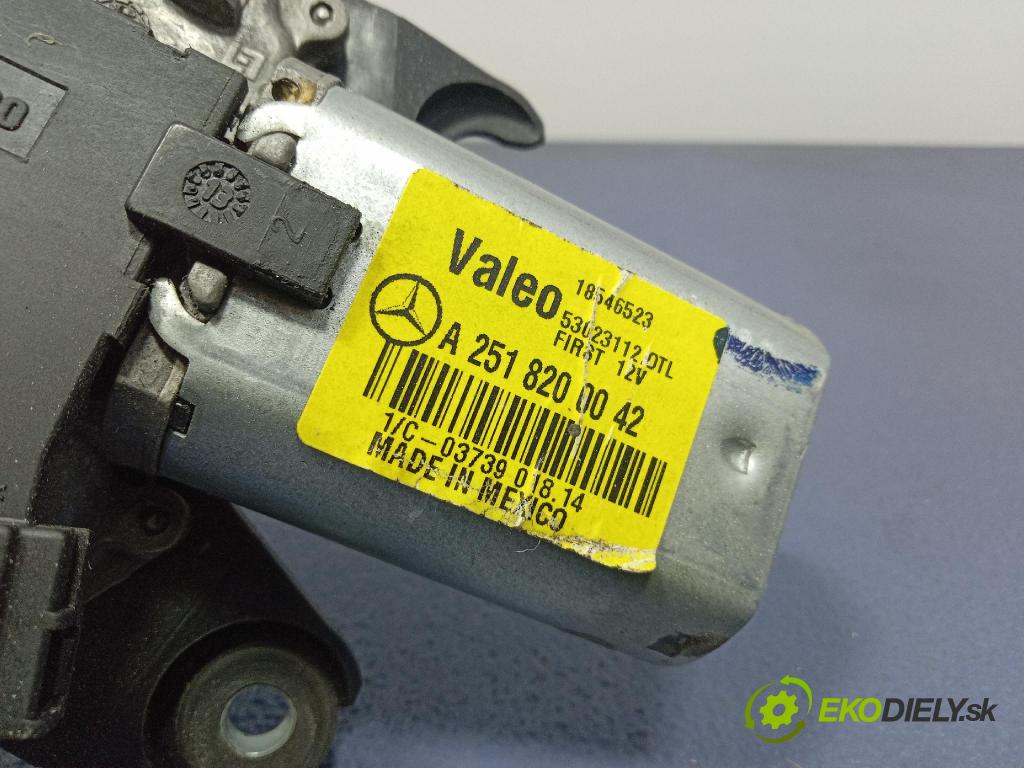 Mercedes GL 2014 motor: Stierače: zad A2518200042