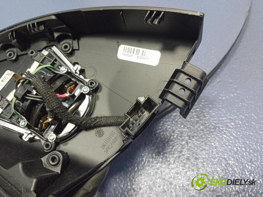Mercedes GL 2014 Reproduktor / Subwoofer: A1667204000