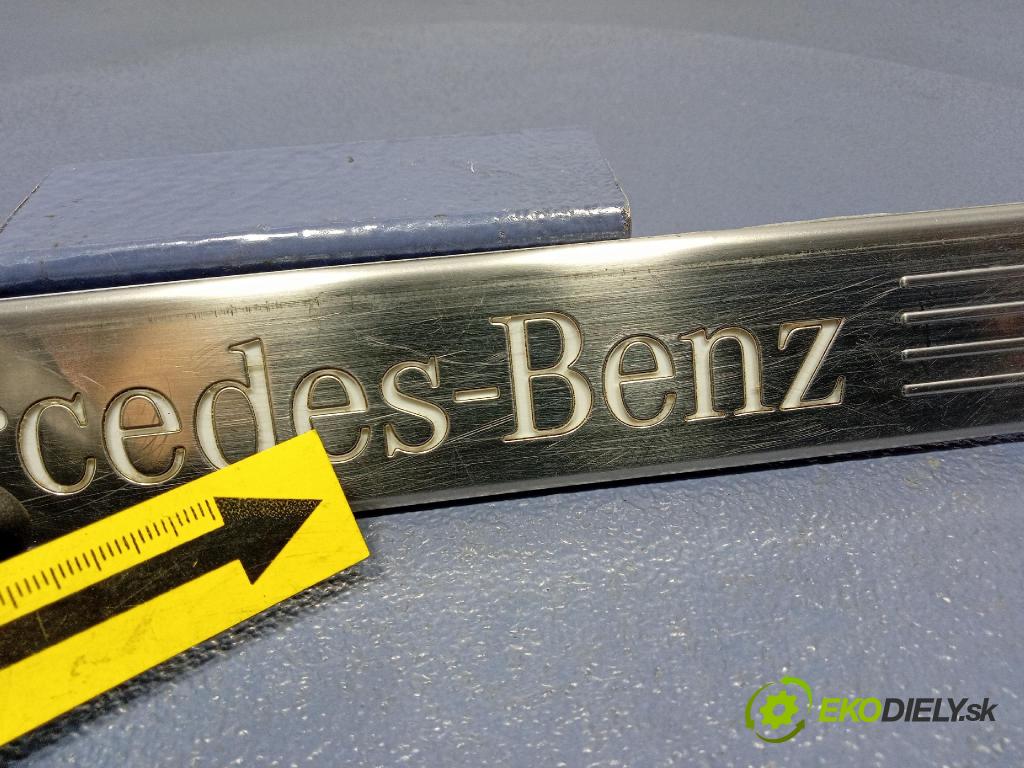 Mercedes GL 2014 lišta Dekoratívne: Prah: A1666809500