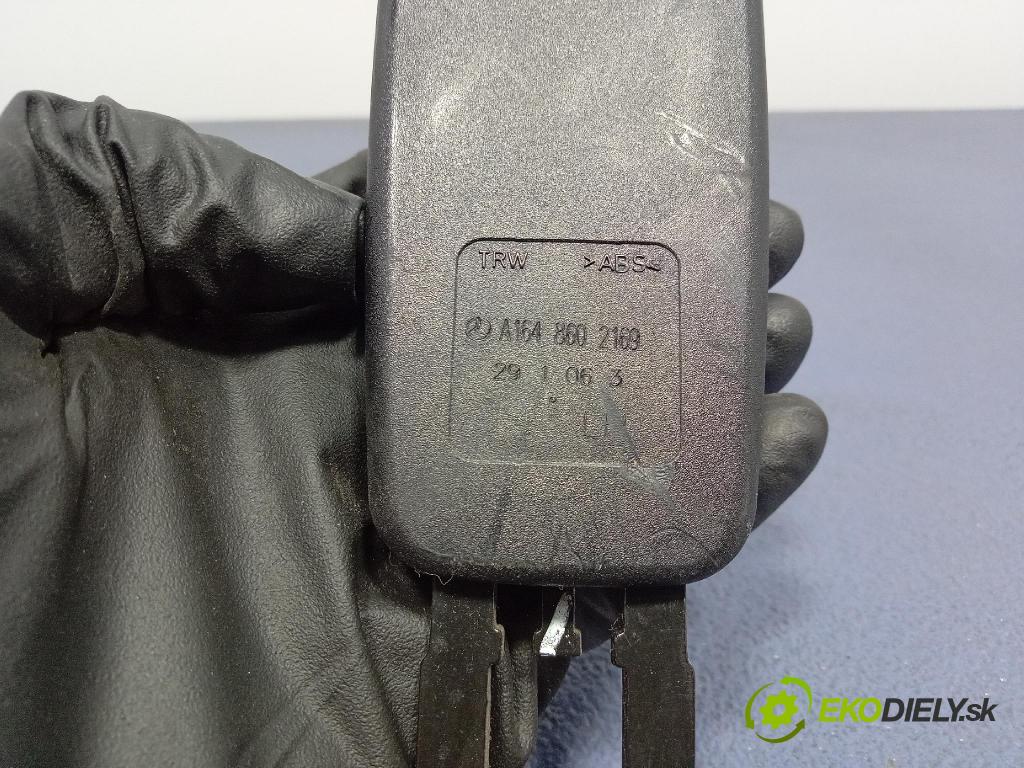 Mercedes GL 2014 Pásy: Bezpečnosť: x A1648602169