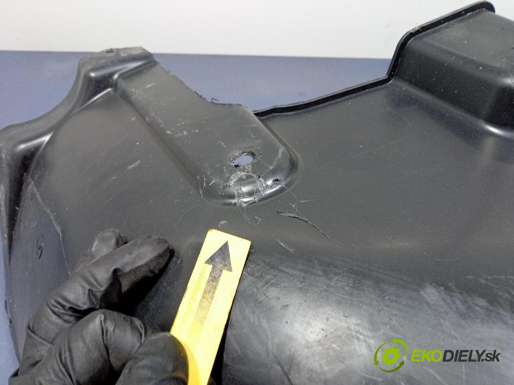 Mercedes GL 2014 Blatník: plastický: zad A1668847422
