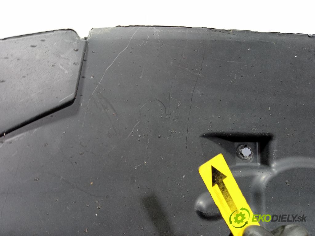 Mercedes GL 2014 Blatník: plastický: zad A1668847422