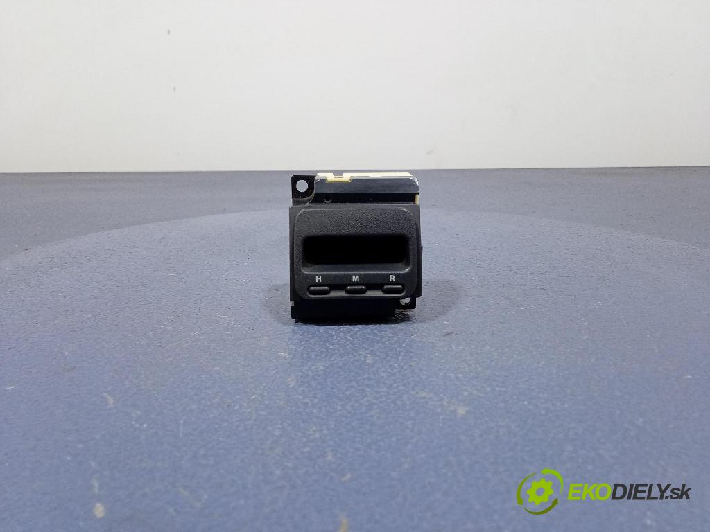 Honda Cr-v 1998 Hodinky 8AD318-A08