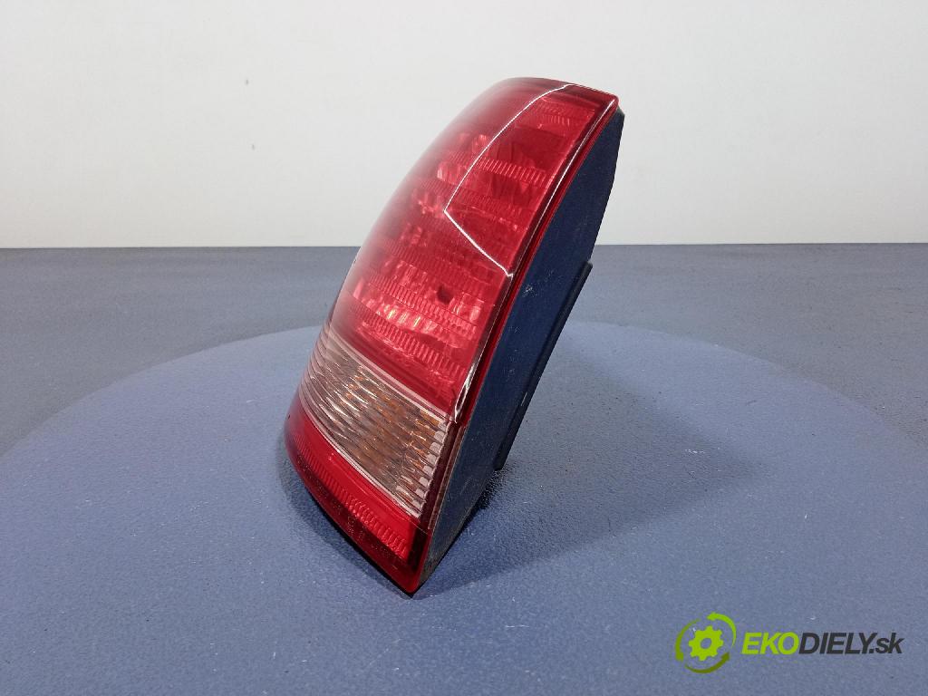 Toyota Avensis verso 2002 svetlo / reflektor zad ľavá Vonkajsia: KOITO 44-35