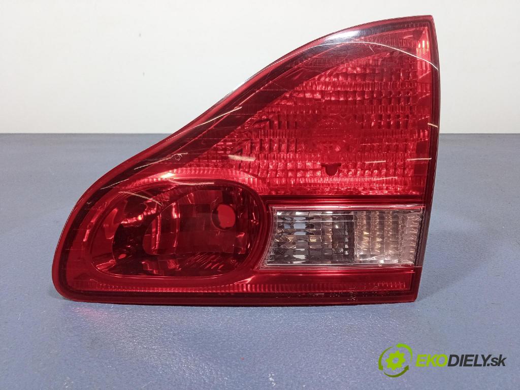 Toyota Avensis verso 2002 svetlo / reflektor zad Prava: Vnútri: KOITO 44-41