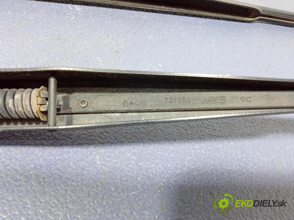 Toyota Avensis verso 2002 Rameno: Stierače: Predné