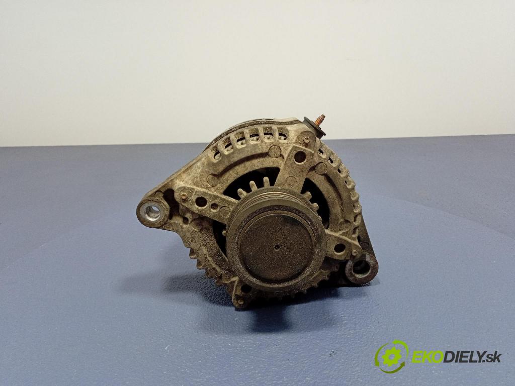 Toyota Avensis verso 2002 Alternator 27060-27040