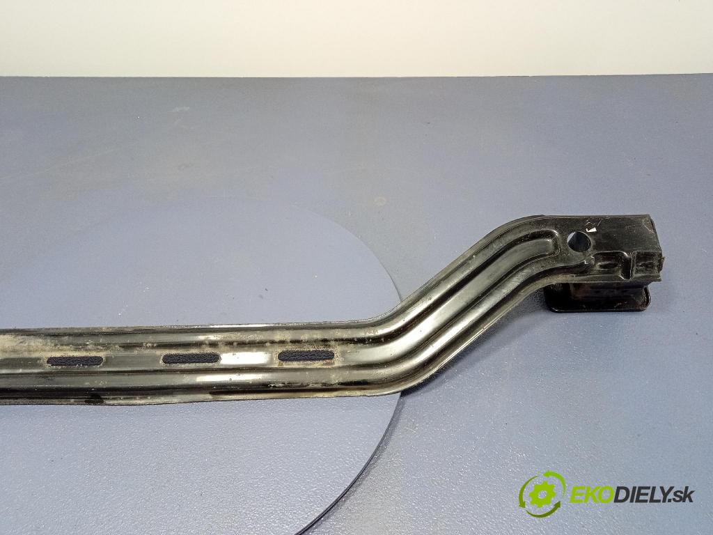 Nissan Pixo 2009 výstuha narazník zad
