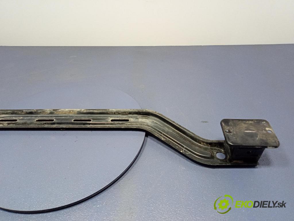 Nissan Pixo 2009 výstuha narazník zad