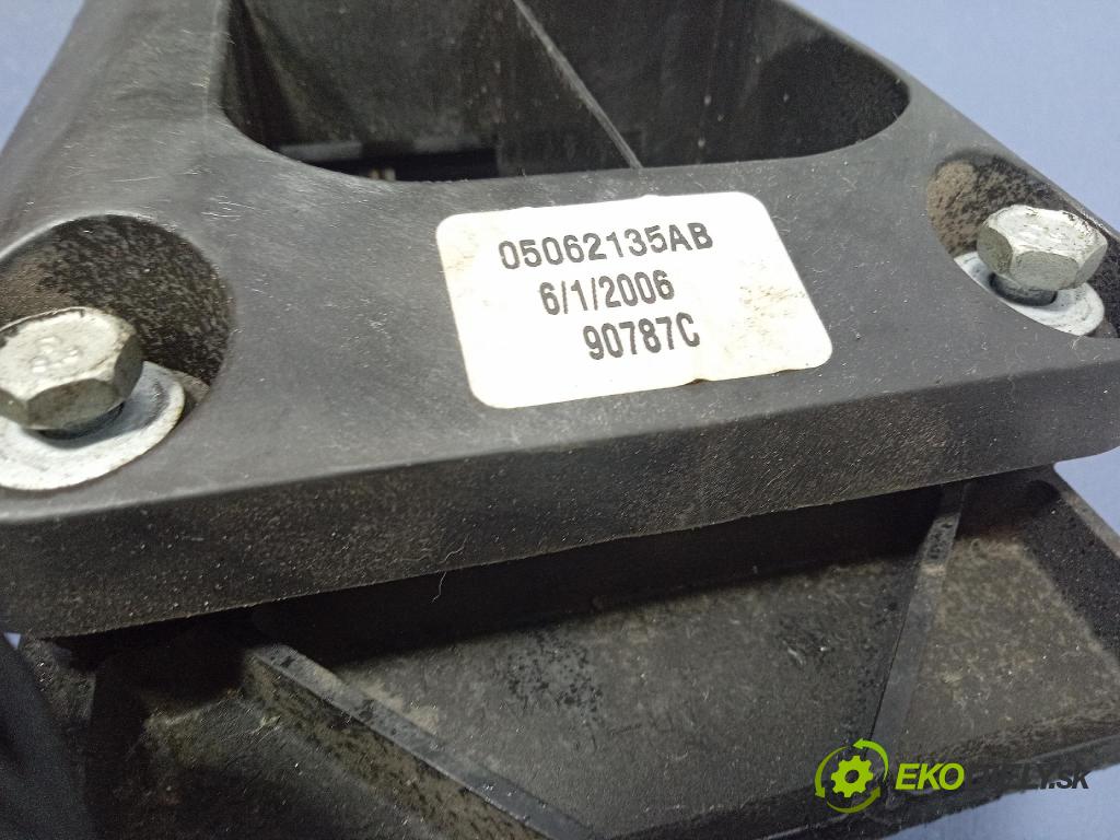 Dodge Caliber 2006 kulisa Změny Ozubené kola: 05062135AB