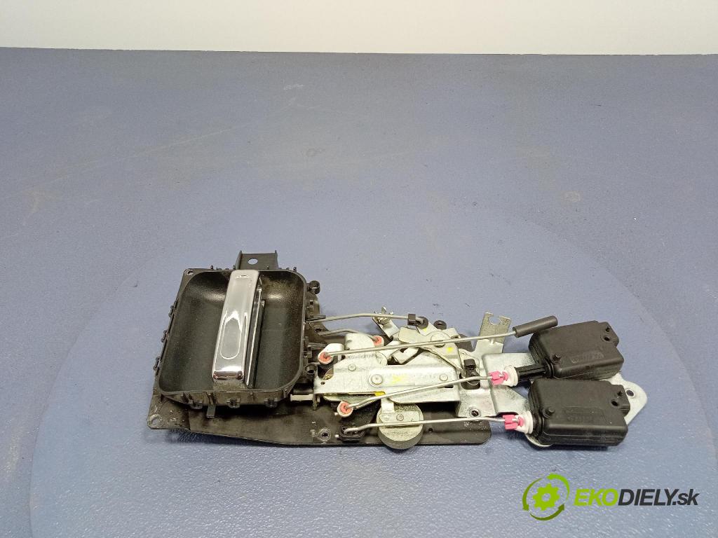 Citroen C8 2009 zámok dvere zad Vľavo: