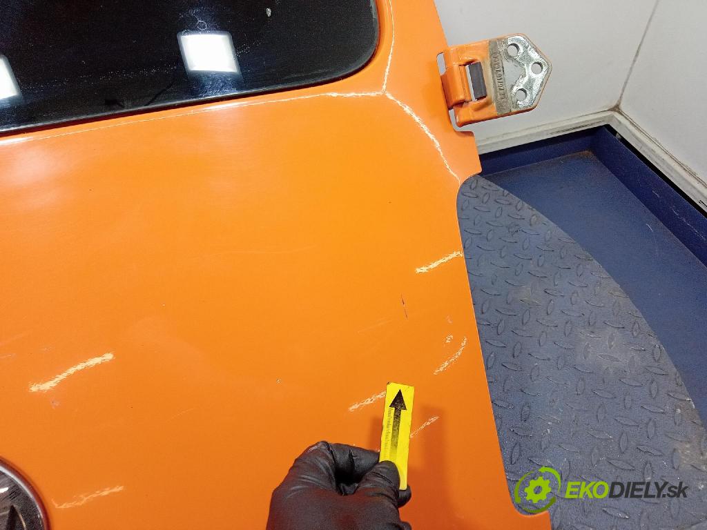 Vw Caddy 2007 zadna dveře kufra: kufra: